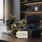 Wikinger-Krieger auf steigendem Pferd