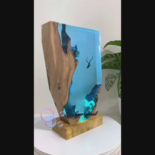 Handgefertigte Epoxidharz Lampe „Tiefsee-Abenteuer“