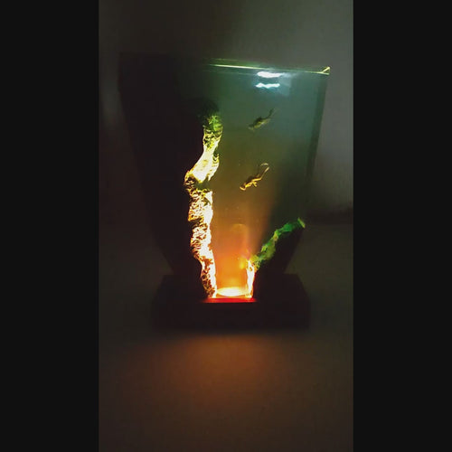 Exklusive Designer-Leuchte aus Massivholz & Kunstharz – Ein Stück Ozean für Ihr Zuhause.