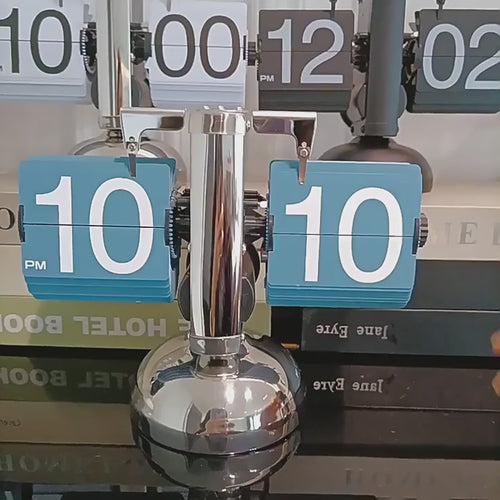 Nein. Die Lamellen bestehen aus hochwertigem ABS-Kunstharz, das für seine Langlebigkeit und Flexibilität bekannt ist. Das Material ist formstabil sowie hitze- und kältebeständig, sodass die Mechanik auch bei jahrelanger Nutzung reibungslos funktioniert.